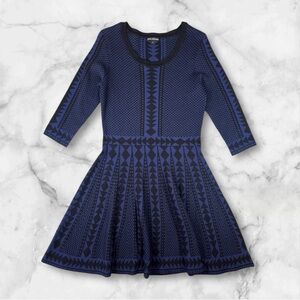 Nina Leonard Black & Blue Geo-metric Print Sweater Dress. Size Large.